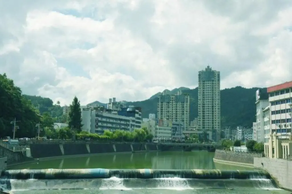 Уи: Jindi Business Hotel (Wuyi Baiyangdu, High Speed Railway Station)