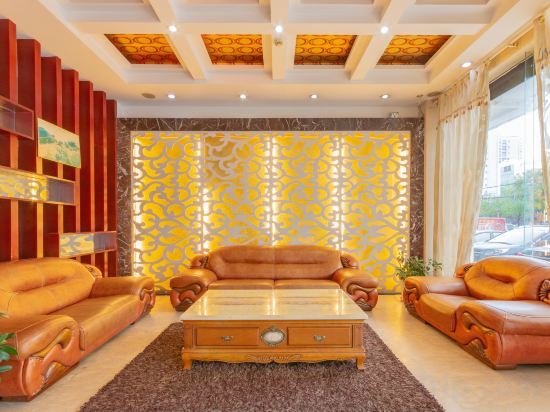 Хуанган: Jinqiao Yinzuo Business Hotel