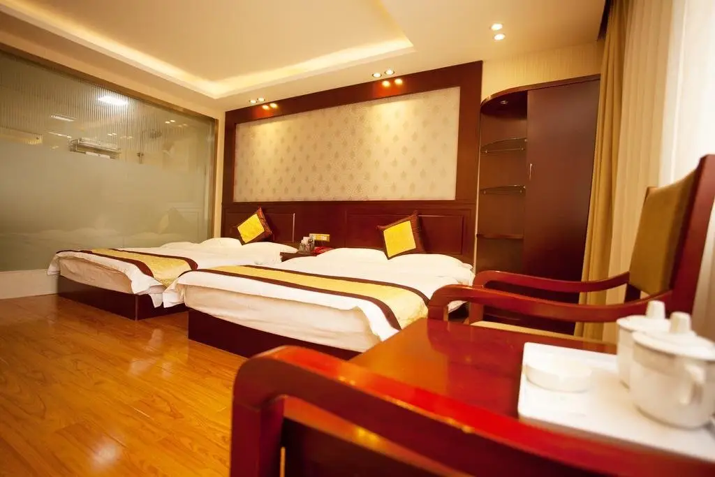 Xiongfeng Hotel — фото 1