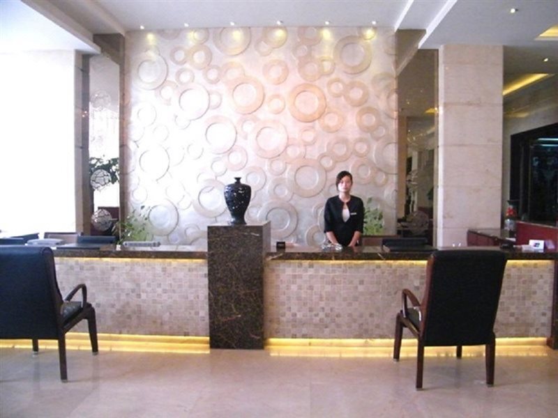 Jincheng Imperial Crown Hotel — фото 1