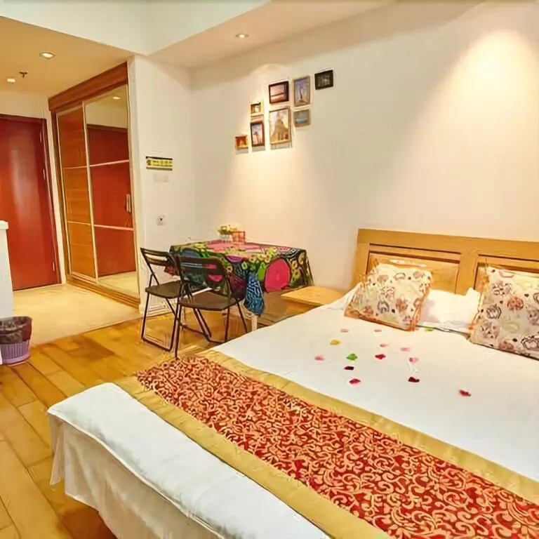 Шанхай: Zhanhong Apartment Hotel (Shanghai Disneyland Wanda Plaza)