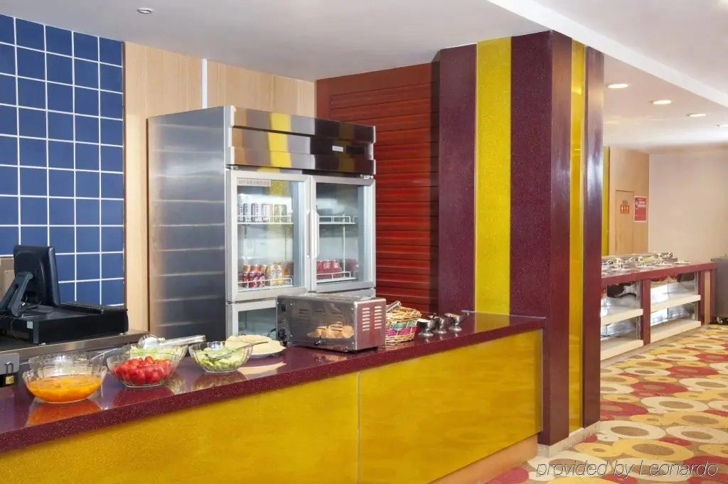 Тяньцзинь: Holiday Inn Express Tianjin Dongli by IHG