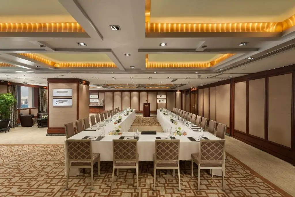 Гонконг: Mandarin Oriental, Hong Kong