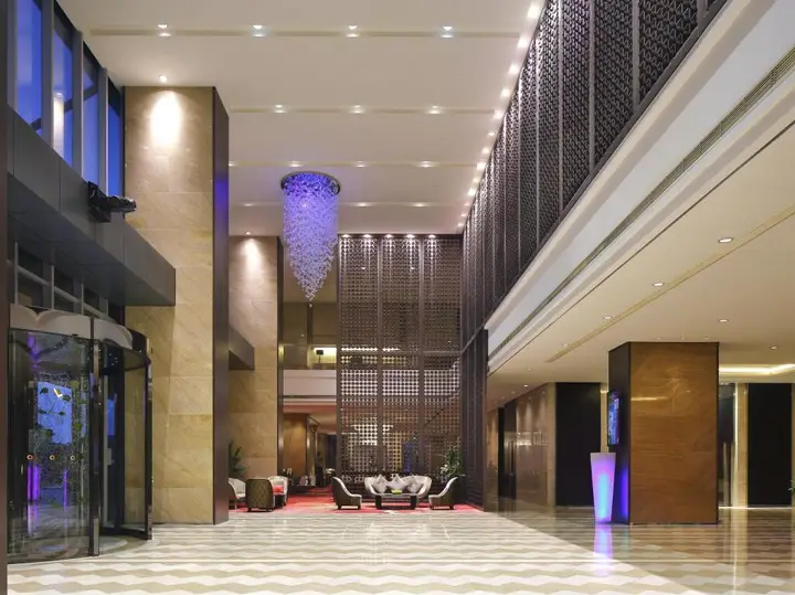 Шанхай: The QUBE, Pudong(Pudong International Airport)
