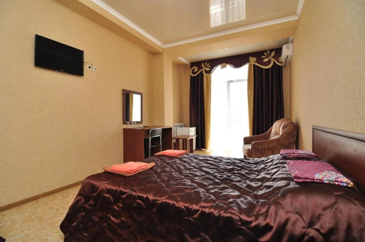 Витязево: Guest House Eliza