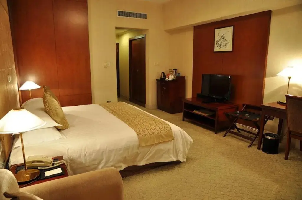 Нинбо: New Century Hotel Ninghai