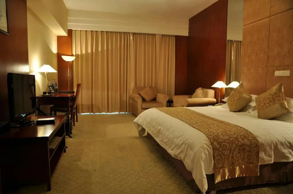 Нинбо: New Century Hotel Ninghai