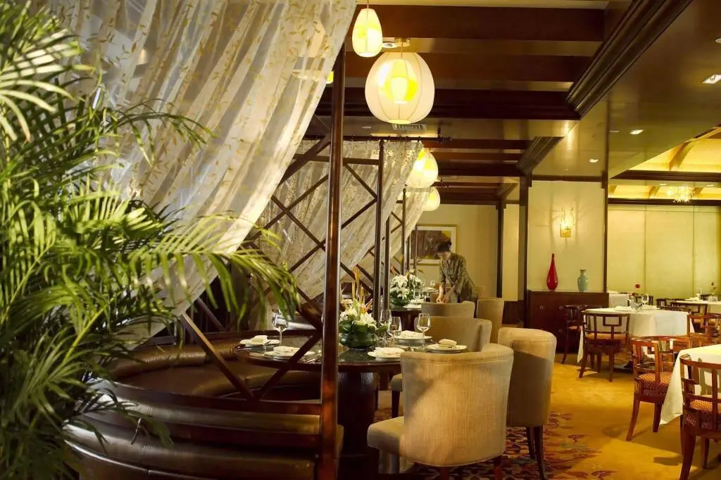 Кайфын: New Century Grand Hotel Kaifeng