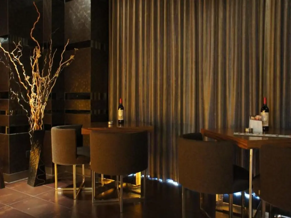 Циндао: Qingdao Housing International Hotel