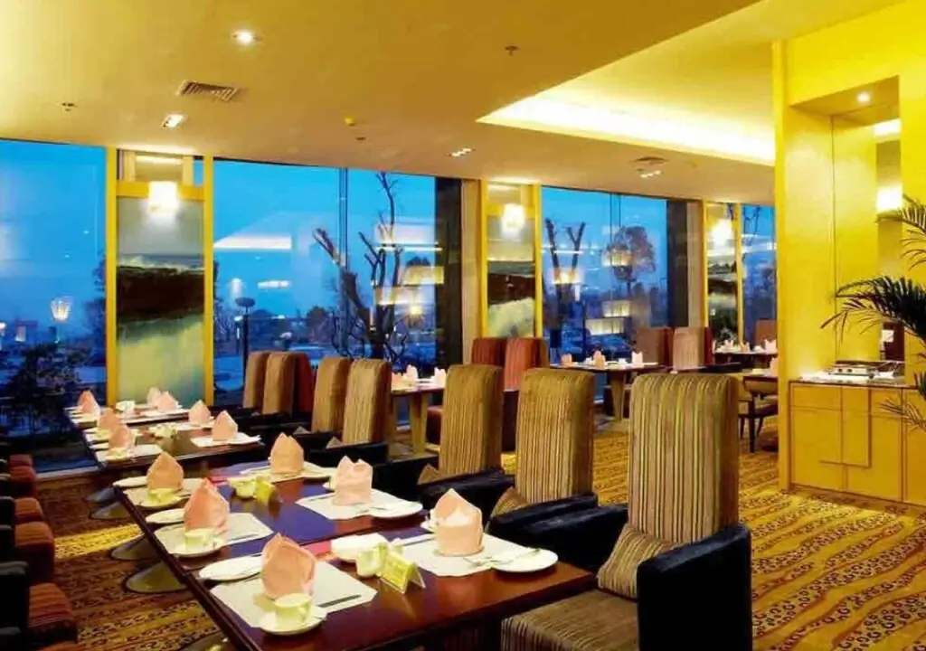 Нинбо: New Century Hotel Ningbo Xiangshan Shipu