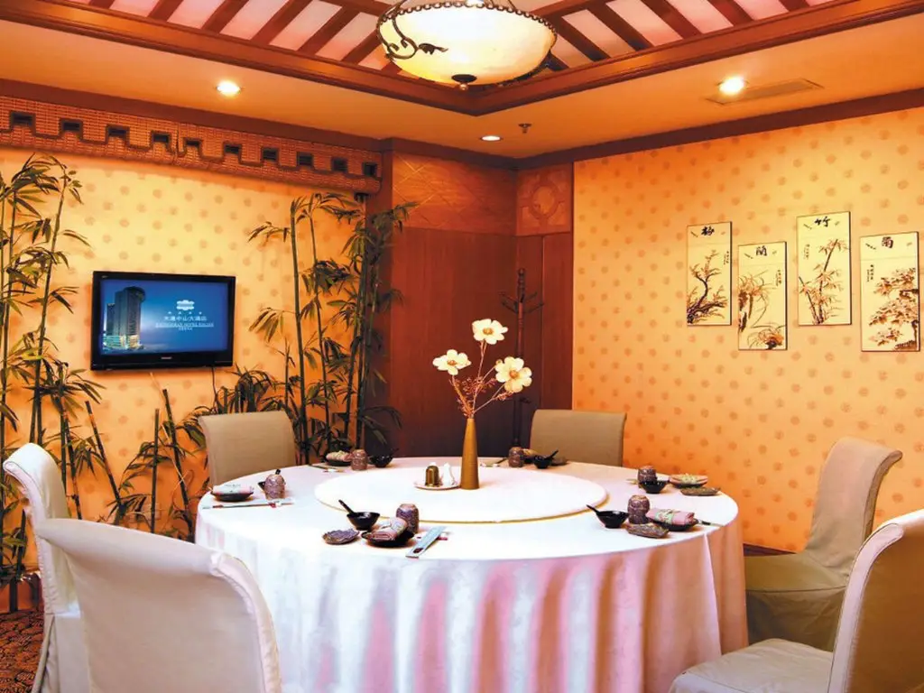 Далянь: Zhongshan Hotel Dalian