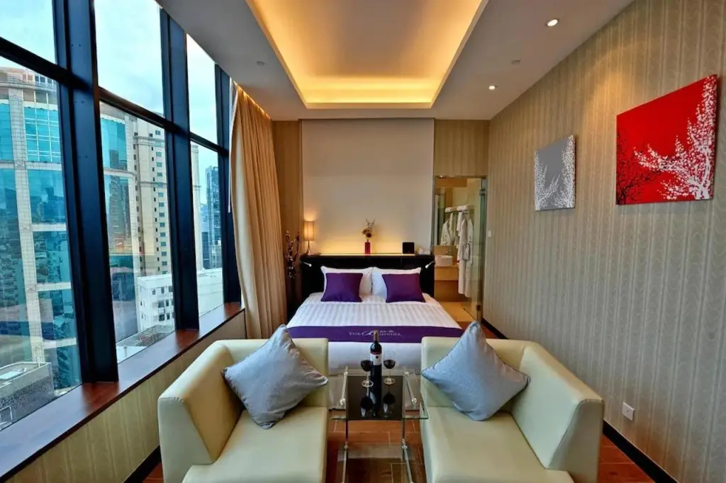 Гонконг: The Bauhinia Hotel - Tsim Sha Tsui