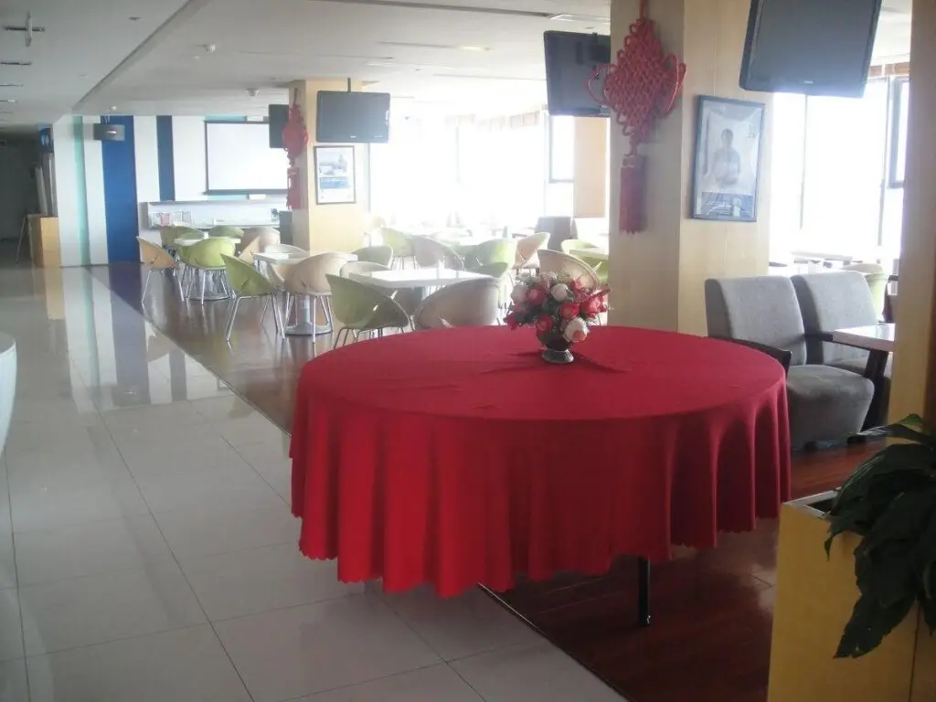 Шанхай: Holiday Inn Express Shanghai Nanhuizui