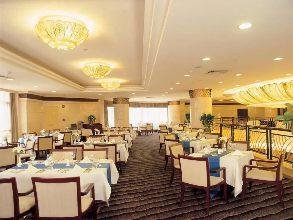 Шанхай: The Bund Hotel