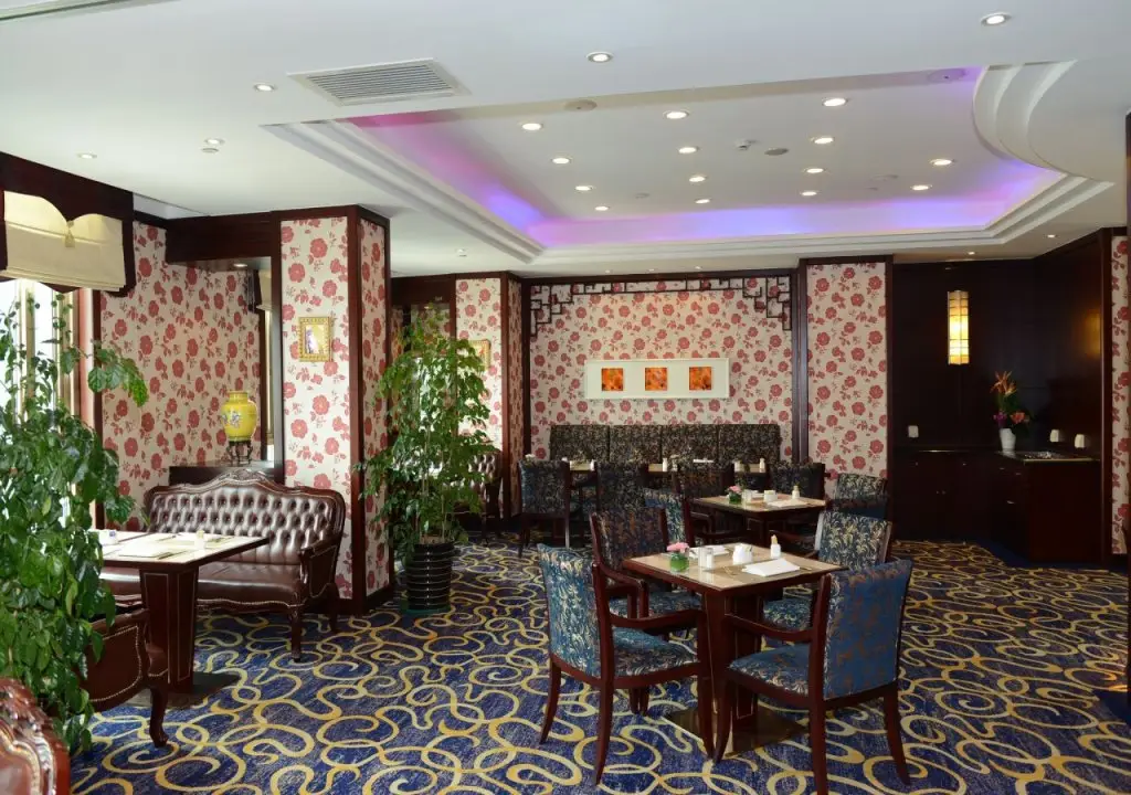 Шанхай: The Bund Hotel
