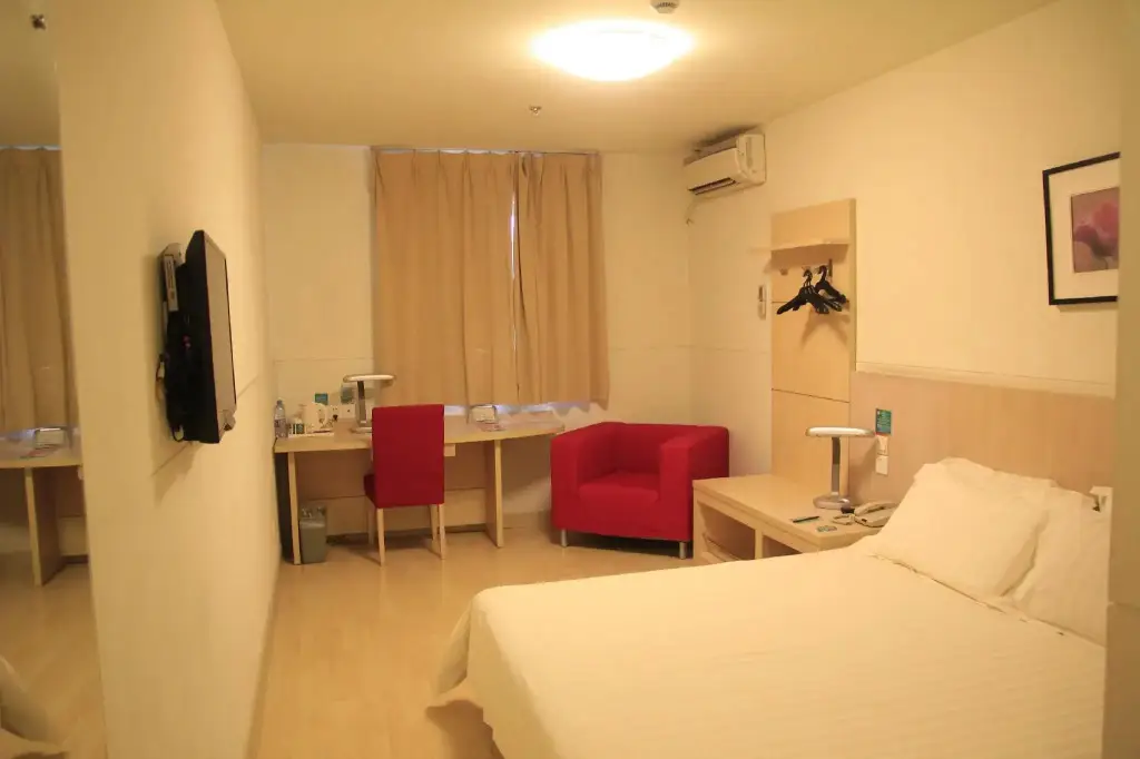 Циндао: Jinjiang Inn Qingdao Hangzhou Rd.