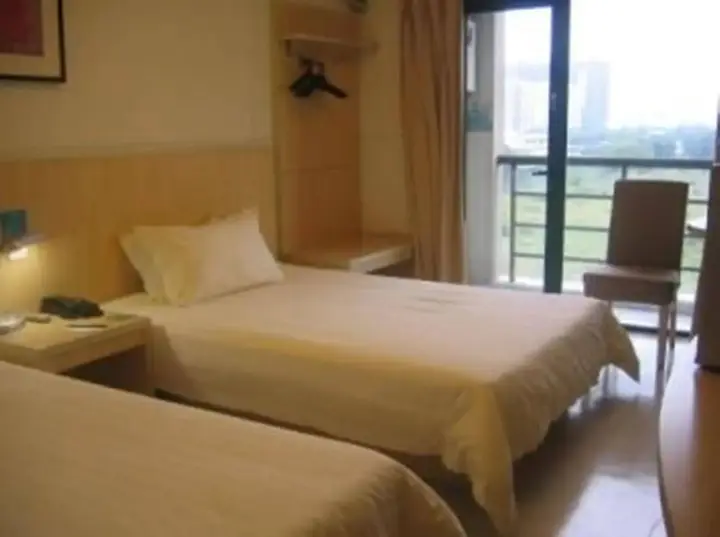 Дунгуань: Jinjiang Inn Maidelong Dongguan