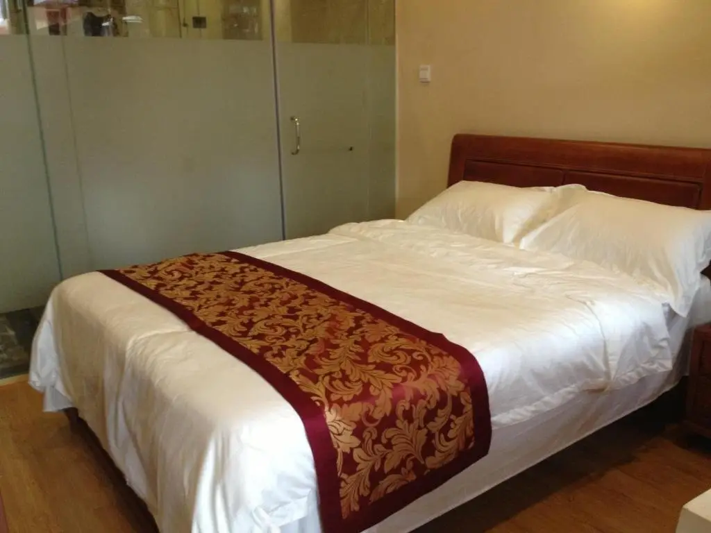 Yue Bin Ge Hotel — фото 1