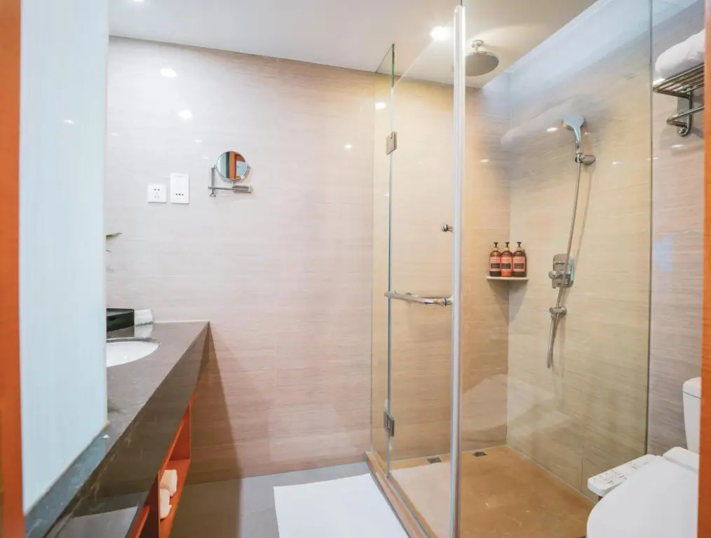 Шанхай: Отель Ramada Plaza by Wyndham Shanghai Pudong Airport