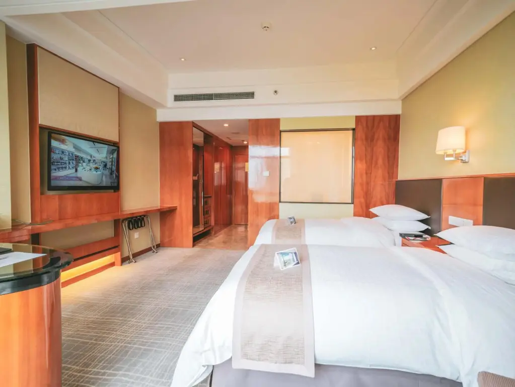 Шанхай: Отель Ramada Plaza by Wyndham Shanghai Pudong Airport