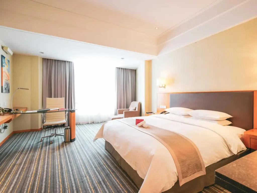 Шанхай: Отель Ramada Plaza by Wyndham Shanghai Pudong Airport