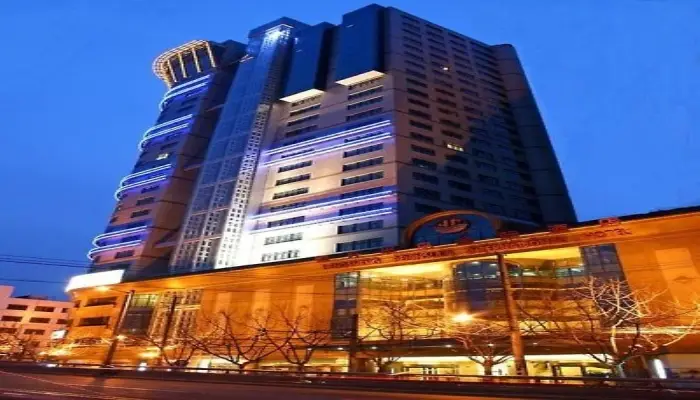 Шанхай: HengSheng Peninsula International