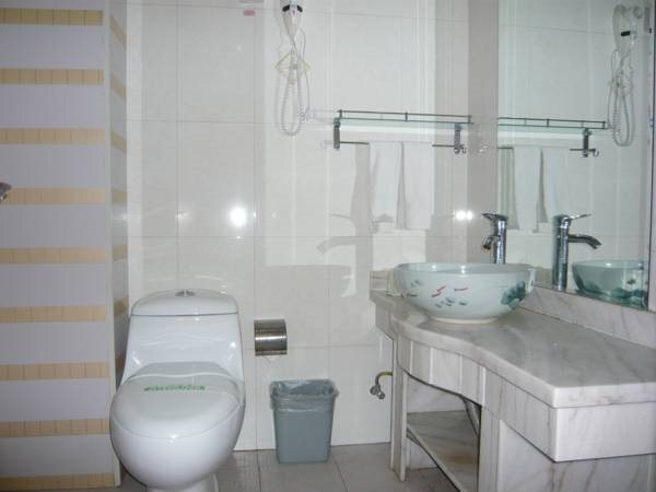 Пекин: Beijing GuoMen Business Hotel