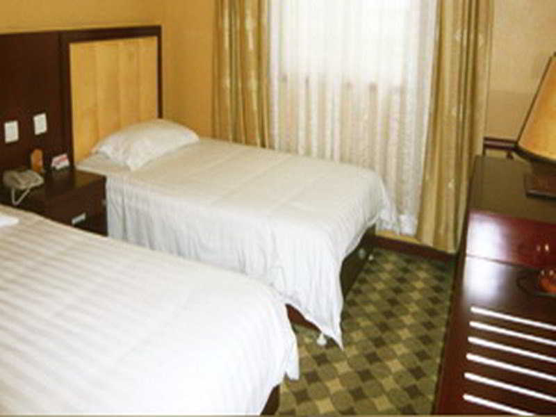 Пекин: Beijing GuoMen Business Hotel
