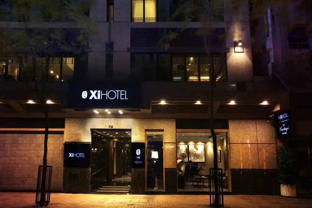 Xi Hotel — фото 1