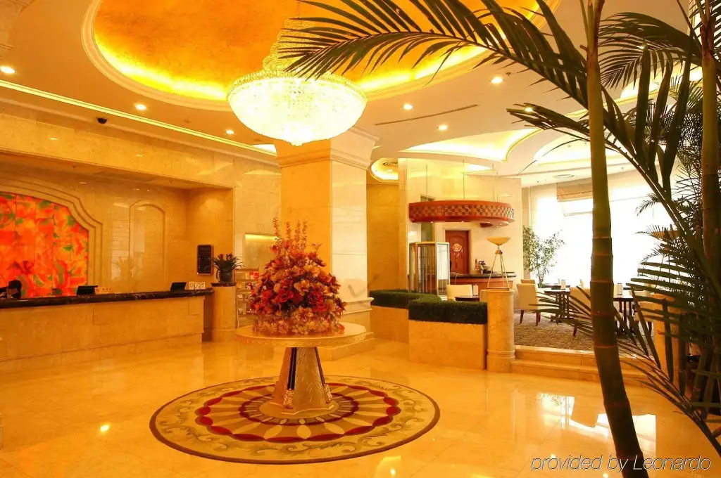 Шанхай: The Bund Riverside Hotel