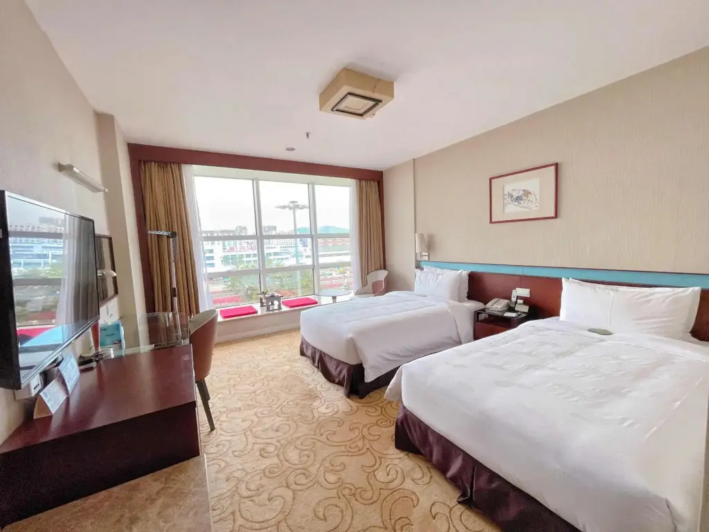 Гуанчжоу: Liuhua Hotel