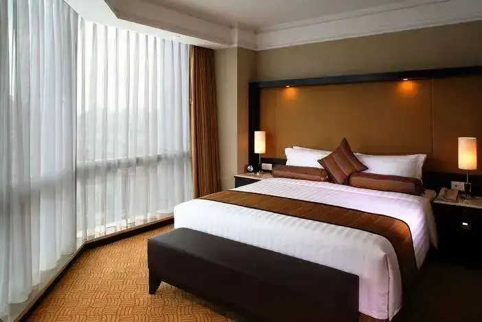 Шанхай: Howard Johnson Huaihai Hotel Shanghai