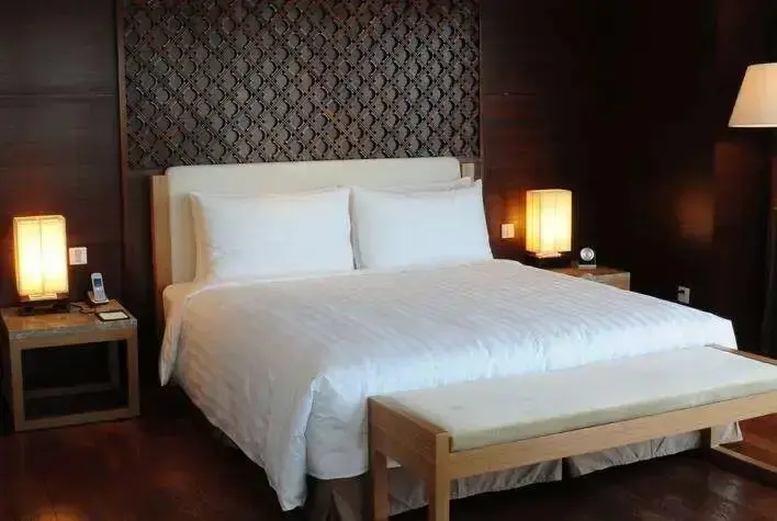 Шанхай: Howard Johnson Huaihai Hotel Shanghai