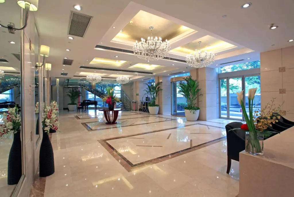 Шанхай: Howard Johnson Huaihai Hotel Shanghai