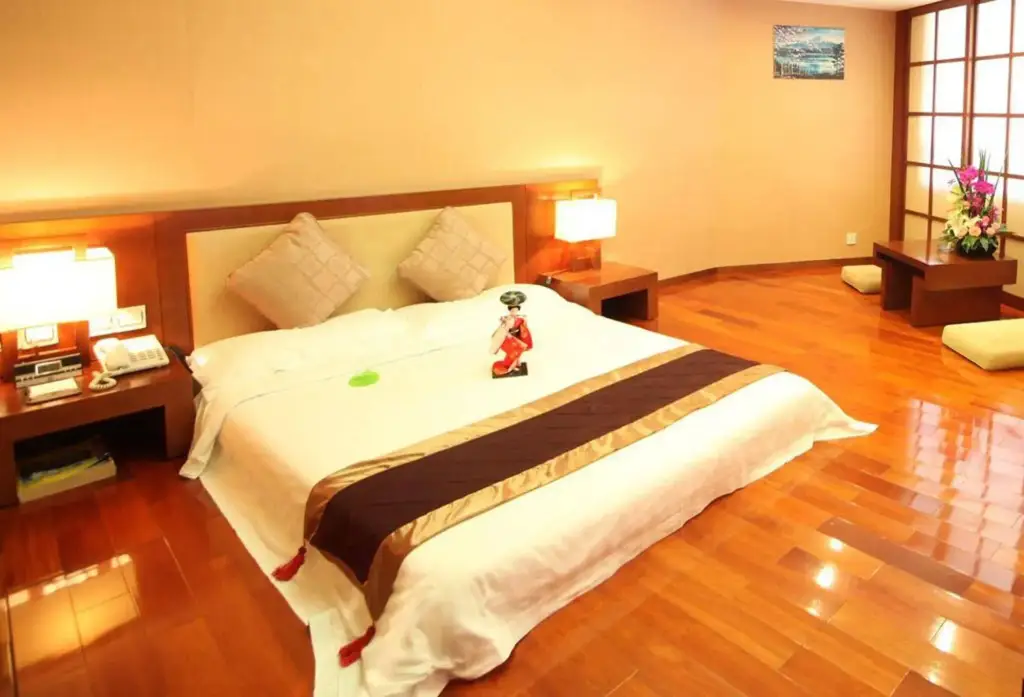 Шэньчжэнь: Century Plaza Hotel