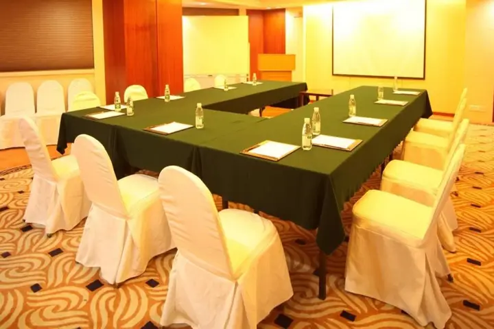 Шэньчжэнь: Century Plaza Hotel
