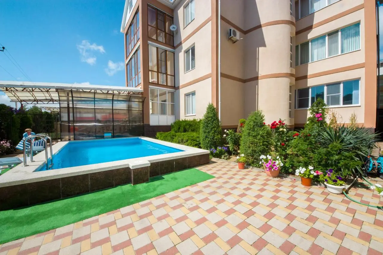 Витязево: Hotel Liza on Solnechnaya 17