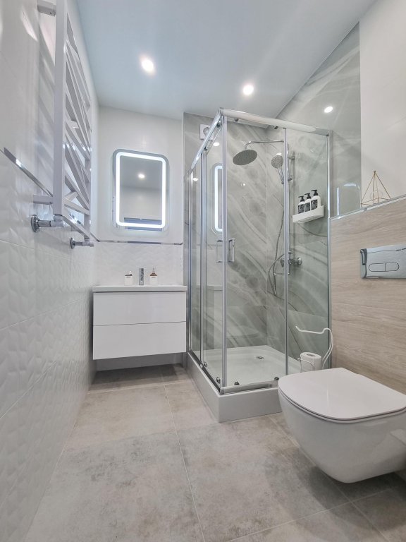 Калининград: LovelyHome 39 (ЛавлиХоум 39) на улице Аэропортная