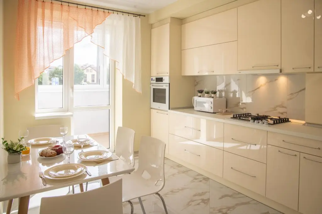 Калининград: LovelyHome 39 (ЛавлиХоум 39) на аллее Знаний