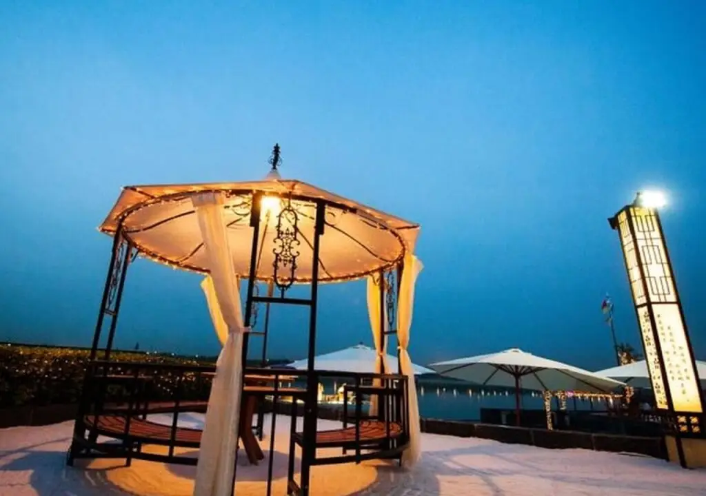 carousel image 5