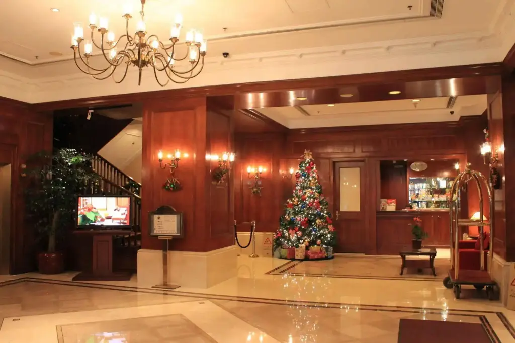 Гонконг: The Emperor (Happy Valley) Hotel