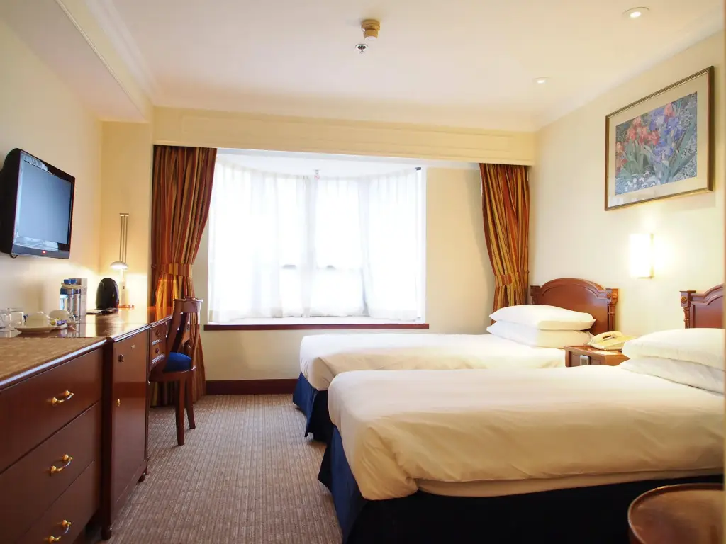 Гонконг: The Emperor (Happy Valley) Hotel