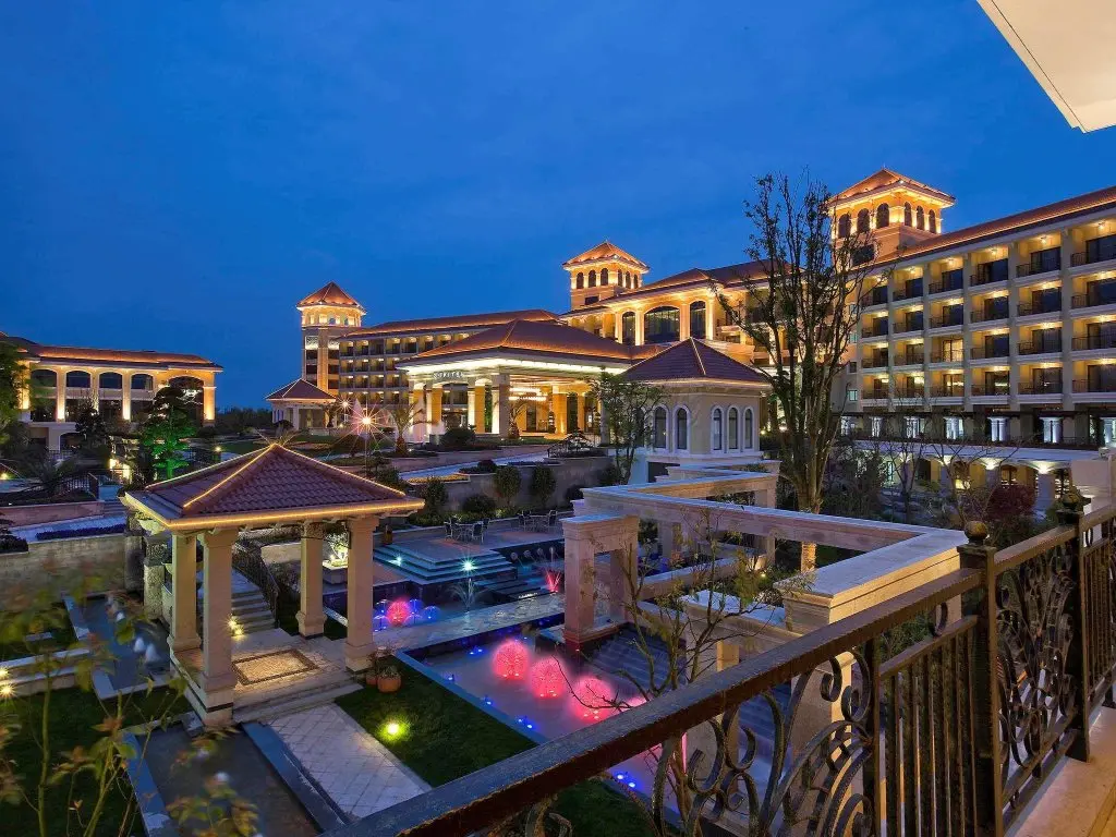 Шанхай: Sofitel Shanghai Sheshan Oriental