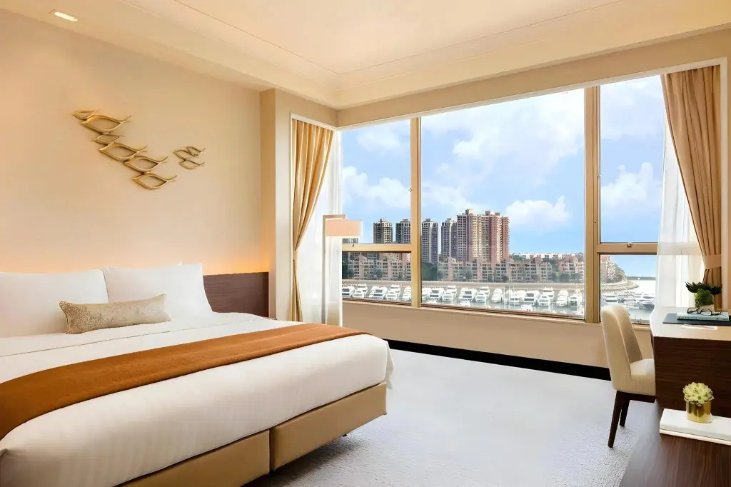 Гонконг: Hong Kong Gold Coast Hotel