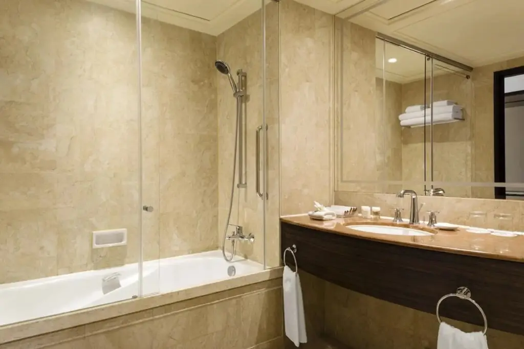 Гонконг: Hong Kong Gold Coast Hotel
