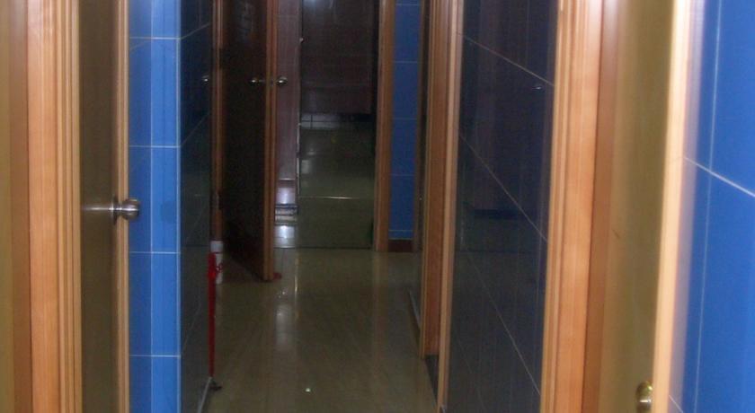 Oriental Pearl Budget Hotel — фото 1