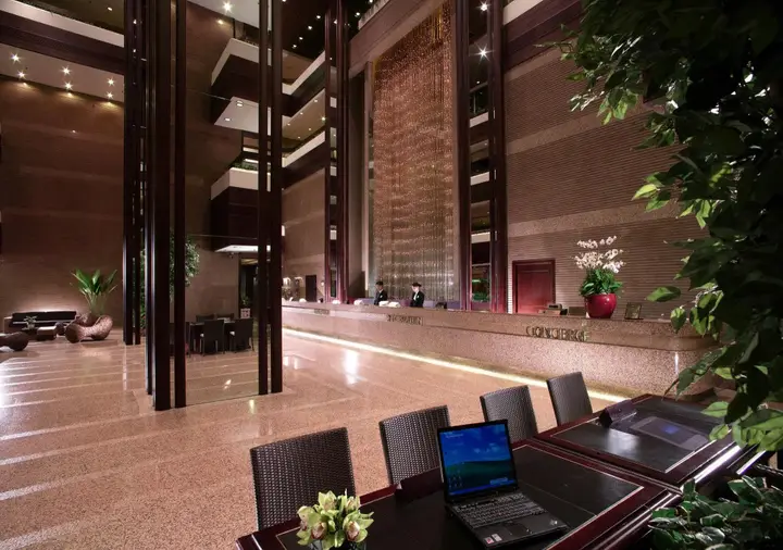 Гонконг: Regal Riverside Hotel
