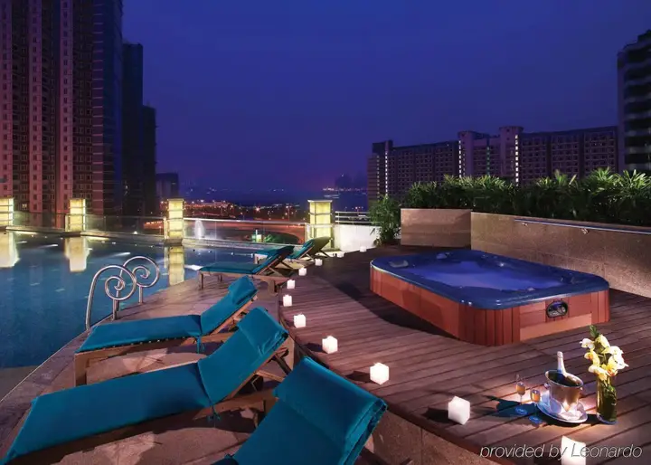 Гонконг: Harbour Plaza Metropolis