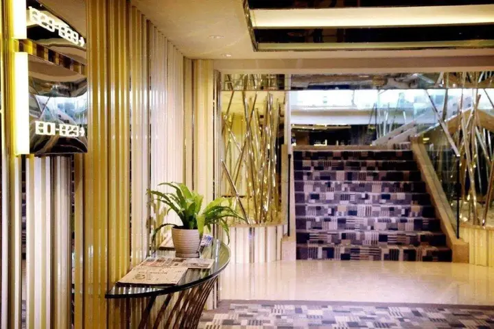 Гонконг: Regal Oriental Hotel