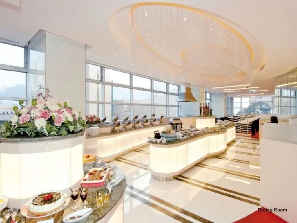 Гонконг: The Salisbury - YMCA of Hong Kong